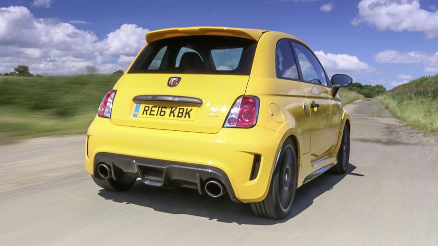  Abarth 695 Biposto Record (312) 2015 года  (UK) (фото 3 из 31)